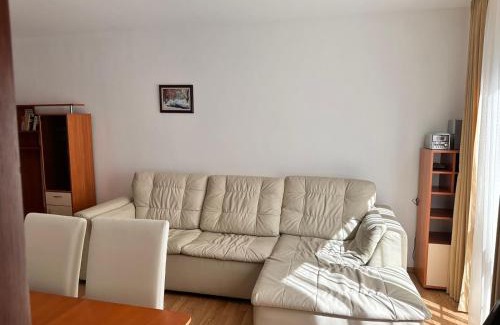 Borovets Apartment | Sunny two bedroom apartment 12 in Tulip , Flora Residence - prime location!