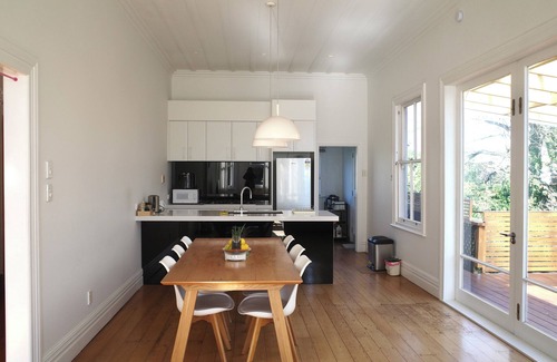Mount Albert House | Sunny Villa in Mt Albert - 4mins to St. Lukes