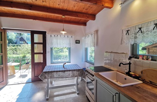 Petrov Ski Chalet | Sunny wooden house on creek, 30 minutes Prague