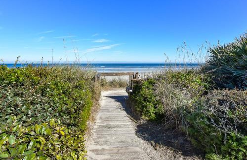 Sea Dunes Apartment | Sunnyside Up Townhome at Sea Dunes - Ocean View & Next to Pool - B6 Up