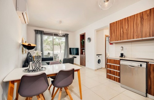 Kapparis Apartment | SunnyVillas: 2BR Mythical Apt*Swimming Pool*AK04