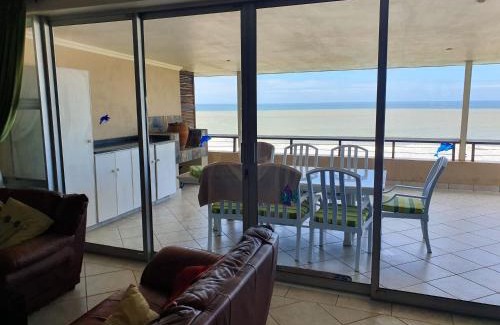 Westbrook Apartment | Sunrise Beach 6