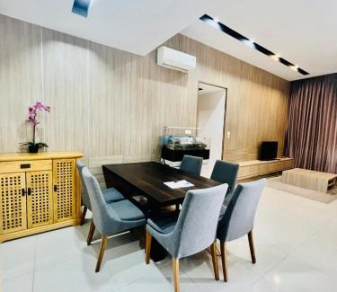 Tan Qui Dong Apartment | Sunrise City 1 phòng ngủ view hồ bơi