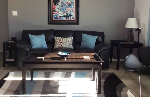 Yucca Valley Cabin | Sunrise Cottage - Flamingo Heights Beauty!