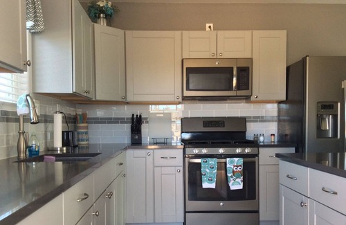 Yucca Valley Cabin | Sunrise Cottage - Flamingo Heights Beauty!