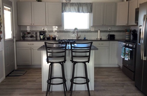 Yucca Valley Cabin | Sunrise Cottage - Flamingo Heights Beauty!