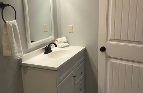 Melrose Cabin | Sunrise Fly Shop Lodge Unit 2 Kitchenette