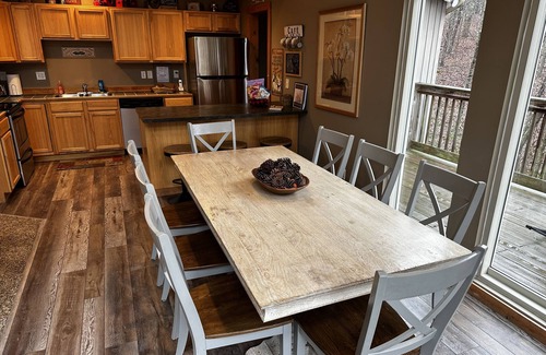 New Plymouth Cabin | Sunrise Forest, a peaceful retreat in the Hocking Hills region, sleeps 9