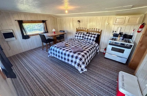 Collbran Cabin | Sunrise - Hunters Cabin Stay Collbran CO Sleeps 2