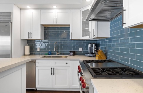 Central Malibu Condo | Sunrise Malibu Road Beachfront Penthouse