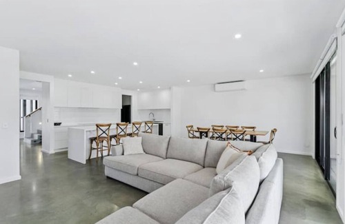 Mulwala House | Sunrise views over Lake Mulwala