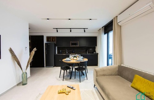 Les Berges du Lac Apartment | SUNSET 203: Luxury apt with Gym in Lac1