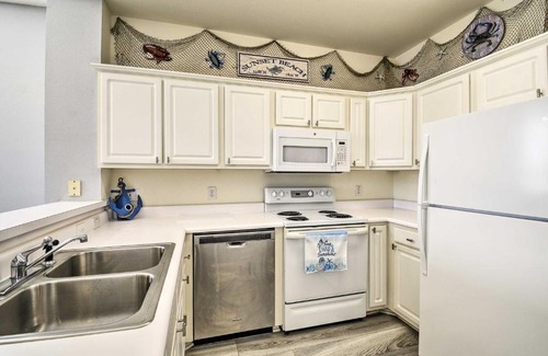 Sunset Beach Apartment | Sunset Beach Resort Condo in Golf Community!