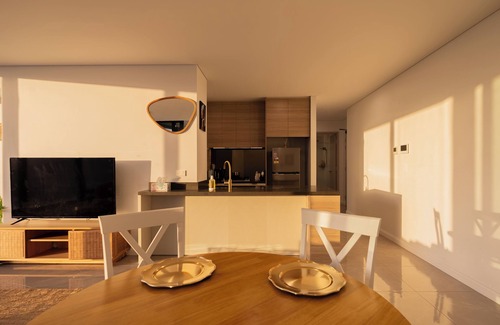 Gold Coast Apartment | Sunset Boulevard - Sky High Apt on Ocean Meirton