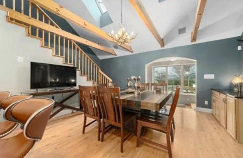 Dandridge House | Sunset Cove Lakefront Luxury Lodge with Private Dock