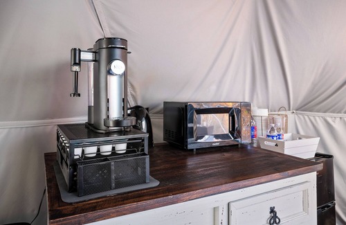 Hopkins County House | Sunset Dome at Grace Acresn