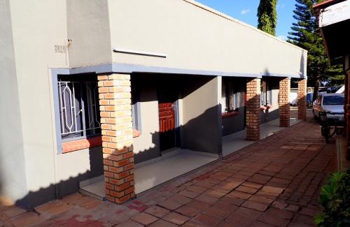 Livingstone Hotel | Sunset Junction Lodge & Tours