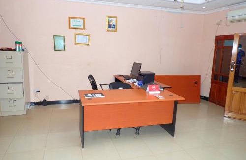 Livingstone Hotel | Sunset Junction Lodge & Tours