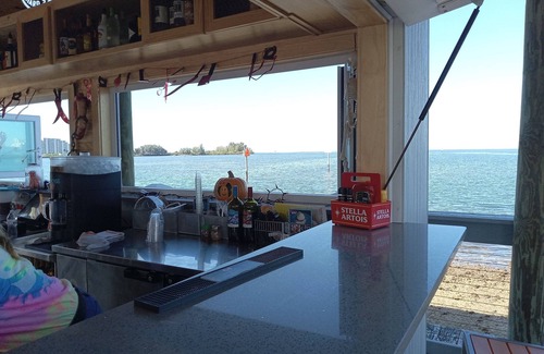 Hudson Beach Estates House | Sunset Lagoon. In the heart of Hudson. Waterfront. 2 minute walk beach/dining