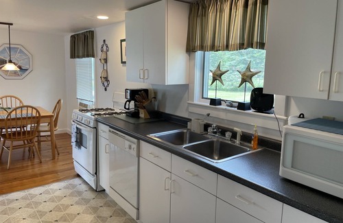 Richfield Springs House | Sunset Retreat - Delightful Cottage on Canadarago Lake