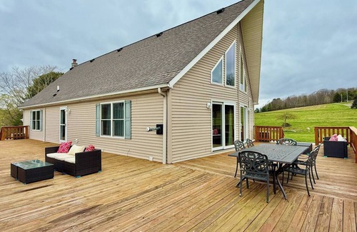 Unadilla House | Sunset Ridge - Hot tub, fire pit, BBQ