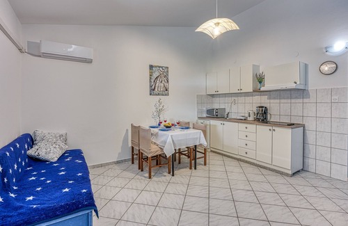 Maslenica Apartment | Sunset Sea View Blue Apartment, Jasenice, Croatia