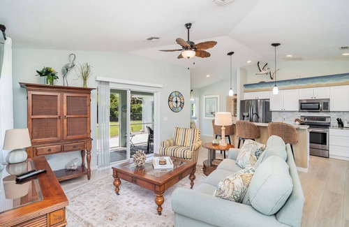 Rotonda Heights House | Sunset Summary: Cozy