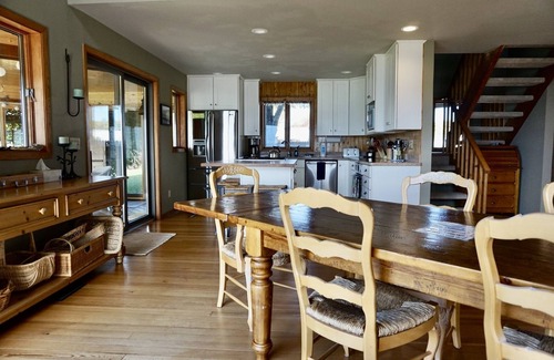 La Pointe House | Sunset View - 3 Bedroom 2.5 Home with Guest House