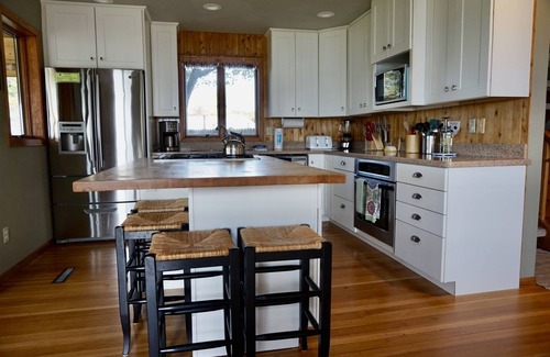 La Pointe House | Sunset View - 3 Bedroom 2.5 Home with Guest House