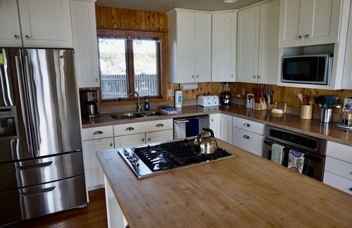 La Pointe House | Sunset View - 3 Bedroom 2.5 Home with Guest House