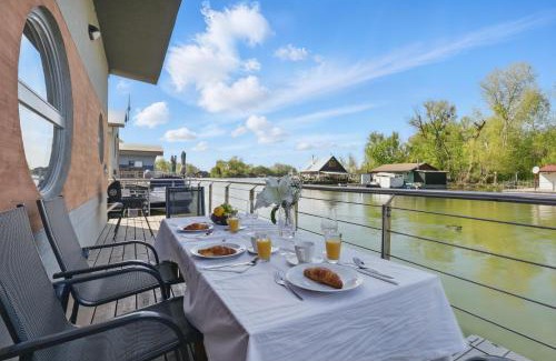 Rusovce House | Sunset view Housboat with sundeck,AC&Heating