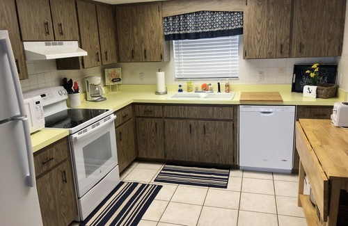 Grove City Cottage | Sunset View on Lemon Bay - Duplex property- Starfish Cottage