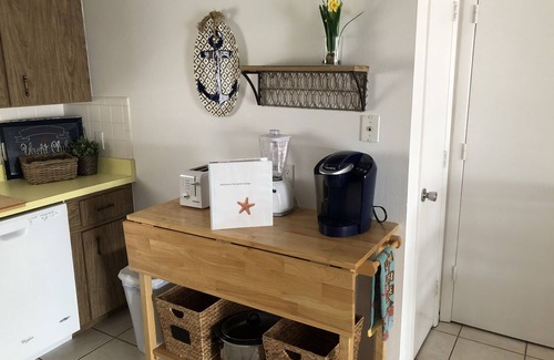 Grove City Cottage | Sunset View on Lemon Bay - Duplex property- Starfish Cottage