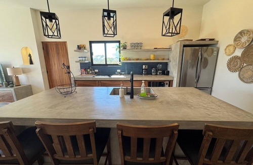 La Ventana House | Sunset Villas - Casita Nopal | Rooftop Haven with Fire Table