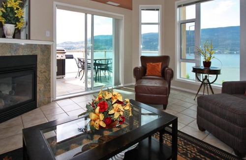 Central Okanagan Resort | Sunset Waterfront Resort 1803 Lakeview, Pool, Beach, Downtown!