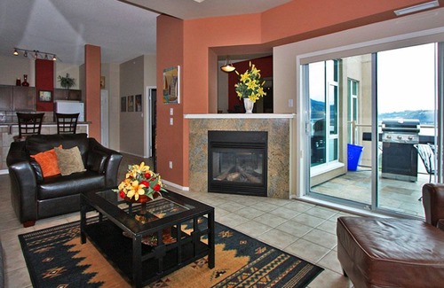 Central Okanagan Resort | Sunset Waterfront Resort 1803 Lakeview, Pool, Beach, Downtown!