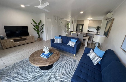 Hamilton Island House | Sunset Waters 19 Hamilton Island - golf buggy and transfers