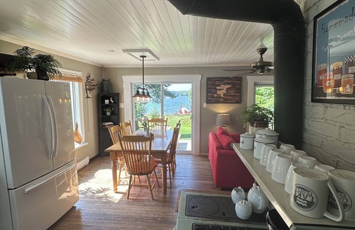 Magnetawan Cottage | SunSets and Campfires, Great Family Getaway!