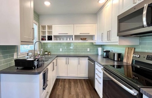 Lansing House | Sunsets on the Grand