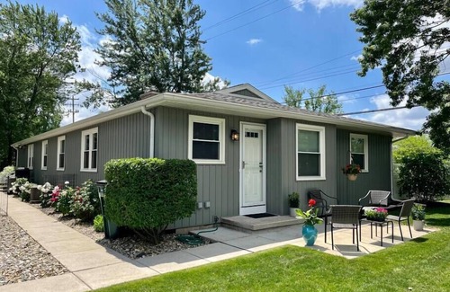 Lansing House | Sunsets on the Grand