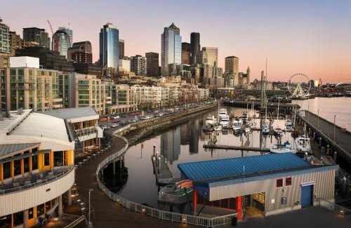 Des Moines House | Sunsets over Sound