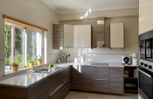 Gale Apartment | Sunshine CIP