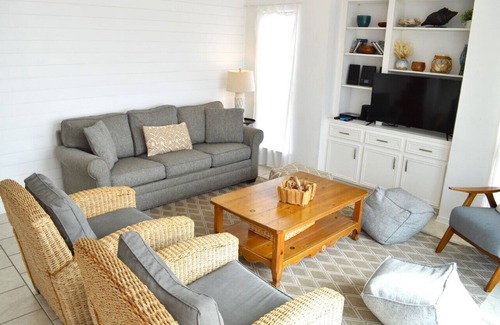 Pointe San Luis House | Sunshine Dreams | Gulf View, Walk to Beach!