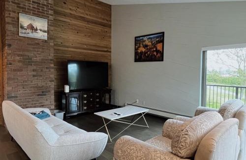 Langley House | Sunshine garden 5 bedrooms2 living rooms3 bathrooms1 kitchen