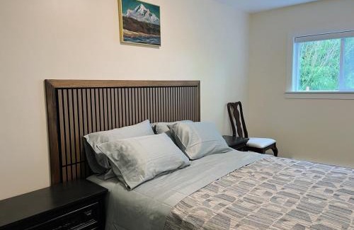 Langley House | Sunshine garden 5 bedrooms2 living rooms3 bathrooms1 kitchen