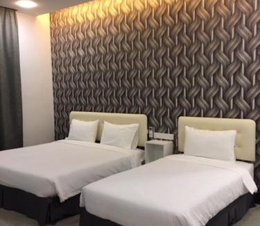 Taman Intan House | Sunshine Lodge