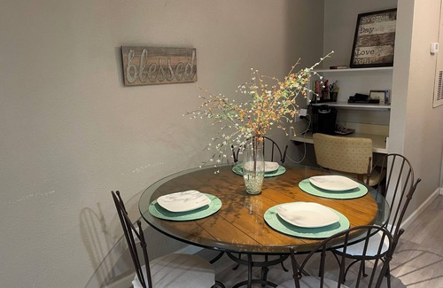 Denton Apartment | Sunshine Place by TWU Lic# 2407-0517