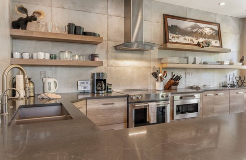 Vail Condo | SunVail 24D - Pristine Newly Remodeled Condo, Heated Pool and Hot Tubs