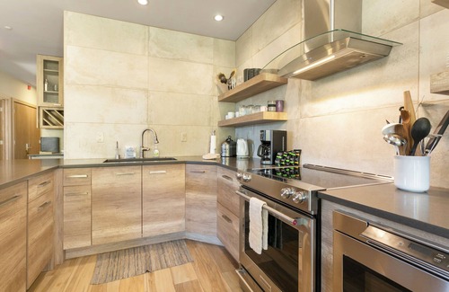 Vail Condo | SunVail 24D - Pristine Newly Remodeled Condo, Heated Pool and Hot Tubs