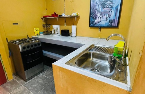 La Libertad Cabin | Sunzal Bungalow#15 just 3 minutes away at🚗 from El Tunco beach🏄♂️